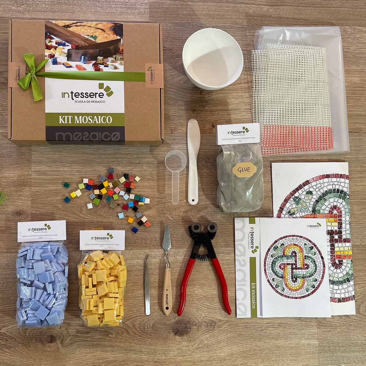 Kit mosaïque NUMÉRO DE MAISON FLEUR (matériaux divers - technique indirecte)