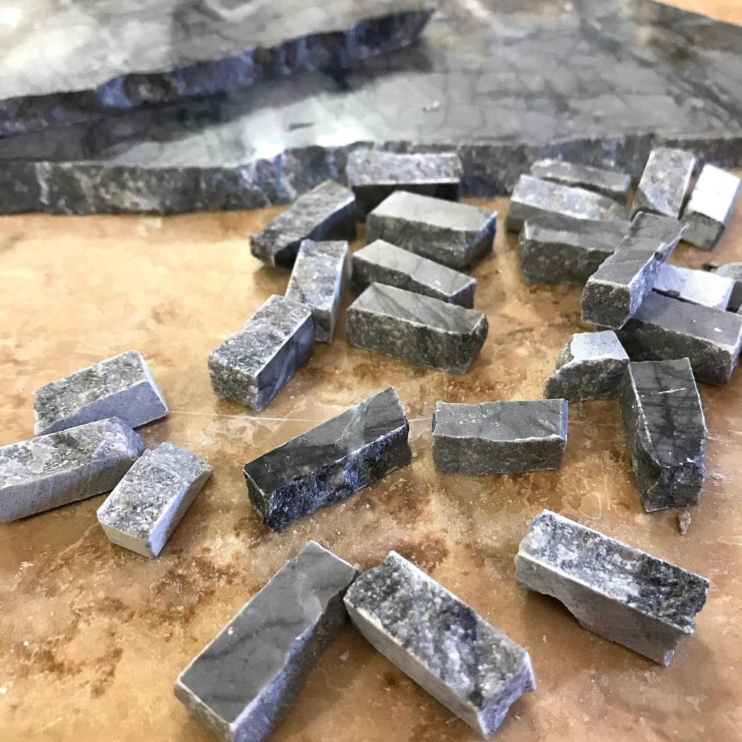 Marmo Grigio carnico (cod. 36)