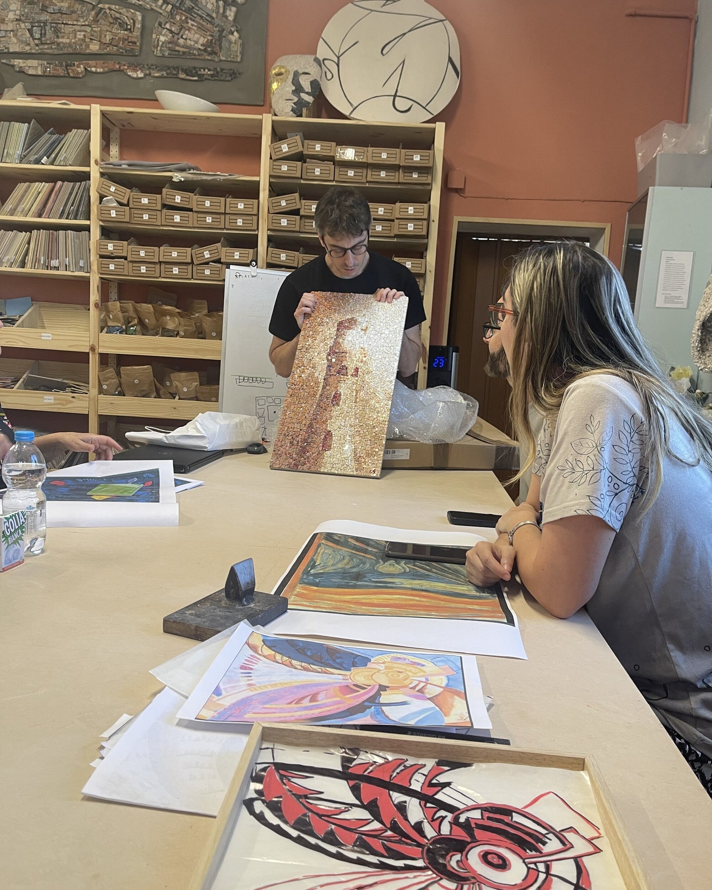 Corso di mosaico contemporaneo con Livio Savioli presso la scuola In Tessere a Narni