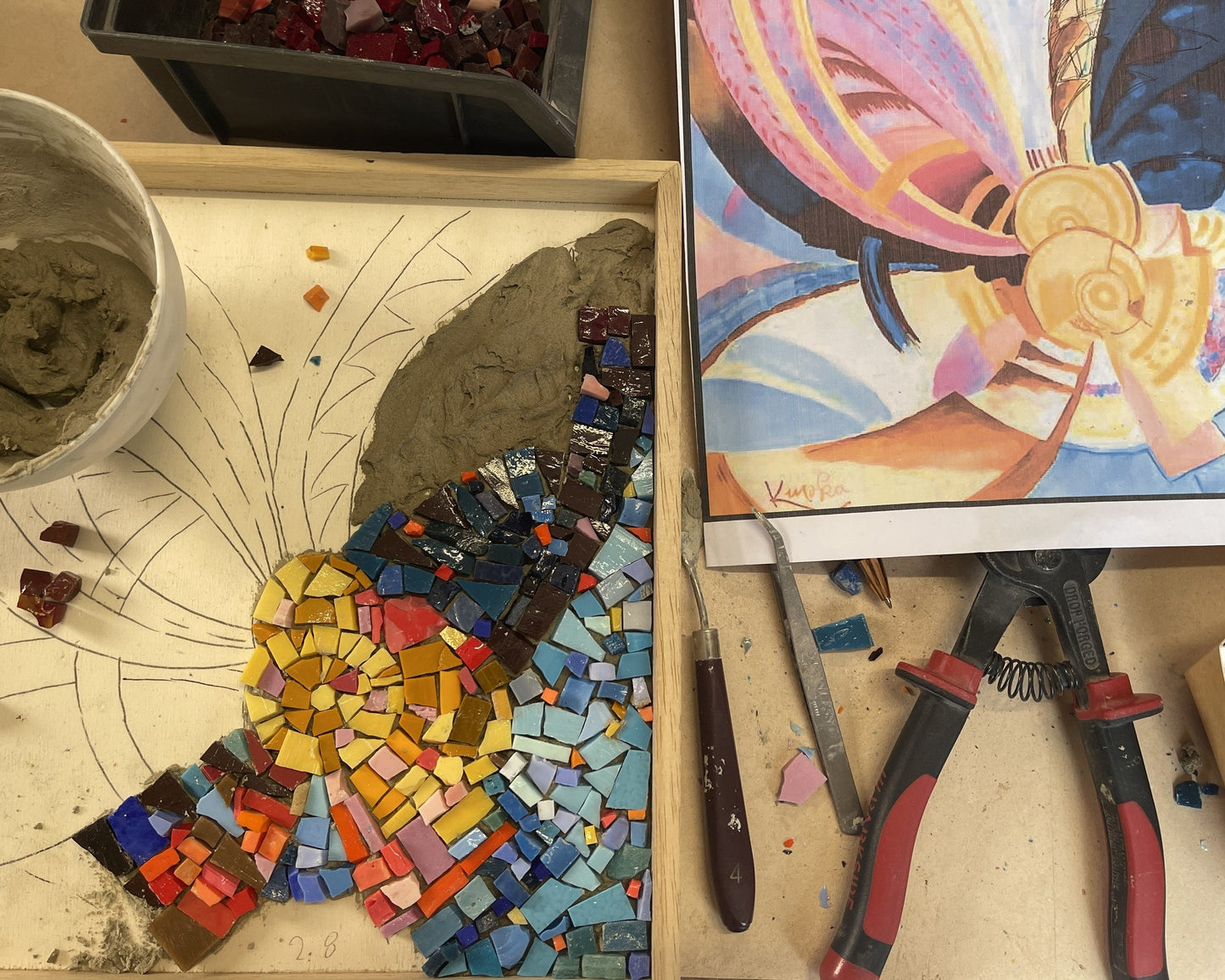 Corso di mosaico contemporaneo con Livio Savioli presso la scuola In Tessere a Narni