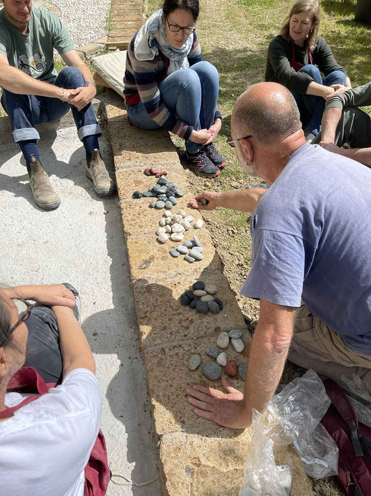 Cours de mosaïque de galets 3 jours en Ombrie