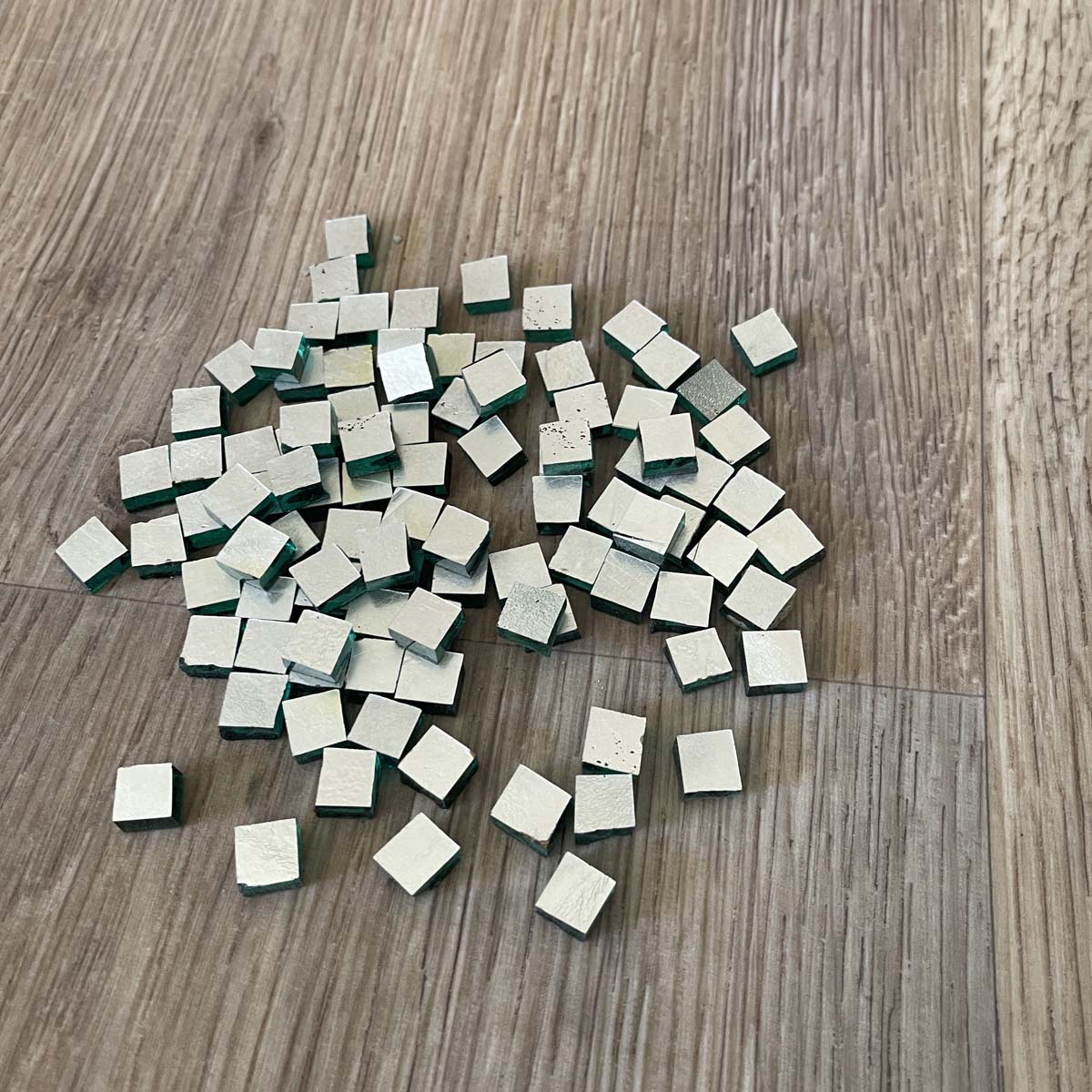 TESSELLES EN VERRE OR ET ARGENT POUR MOSAÏQUE