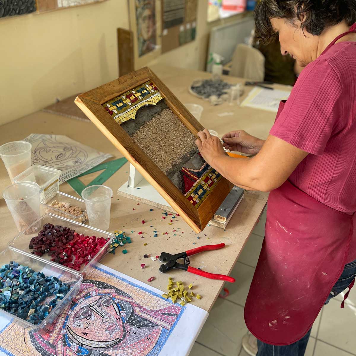 Escuela de mosaicos en Umbria curso profesional (en nuestra escuela en Italia)