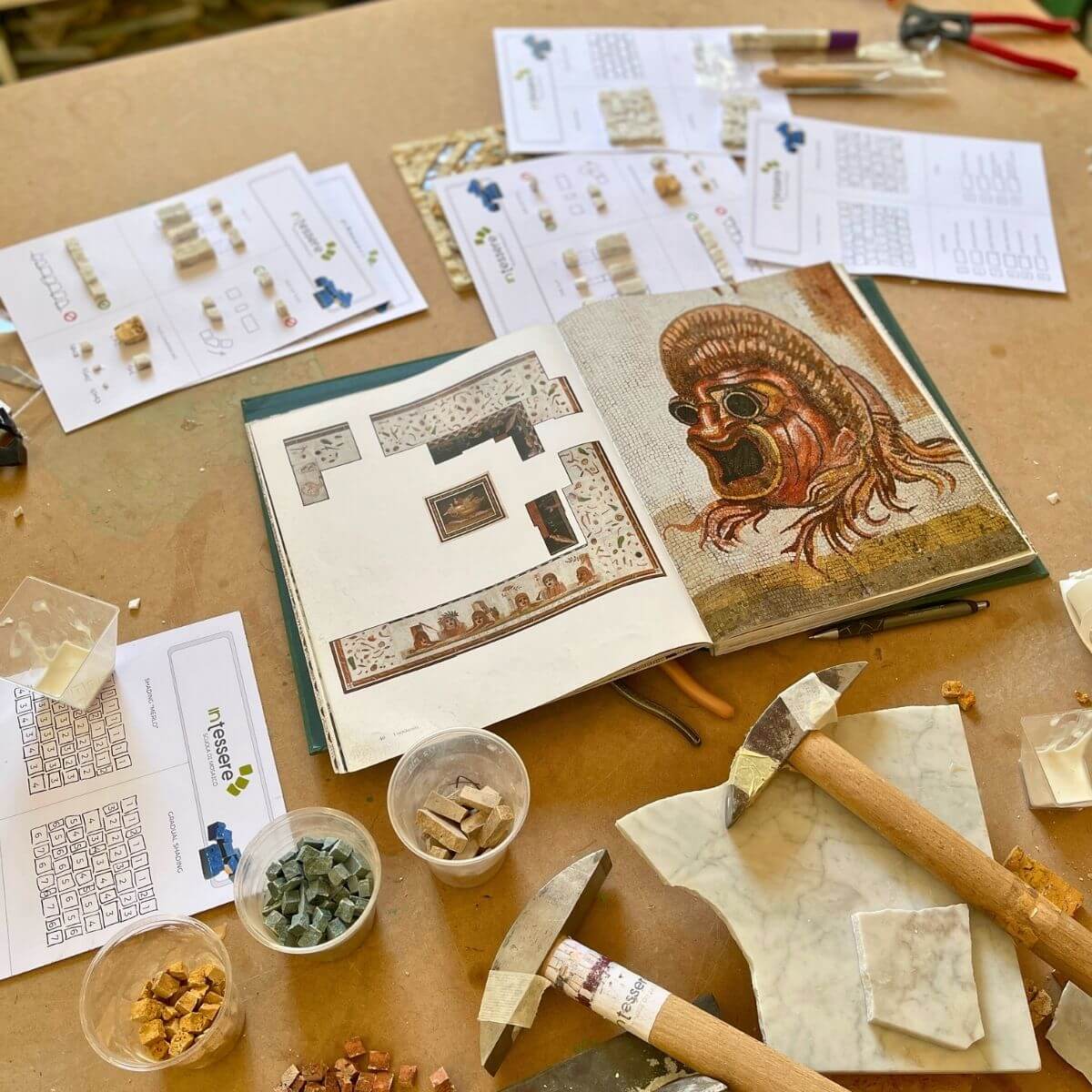 Cours avancé de MICROMOSAÏQUE ROMAINE - 10 jours (70 heures)