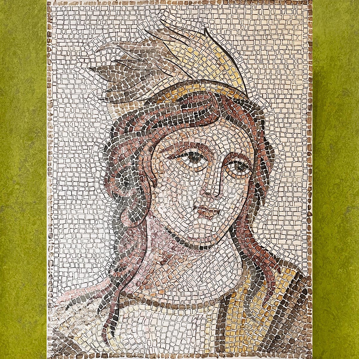 Immagine del mosaico con il volto di Calliope