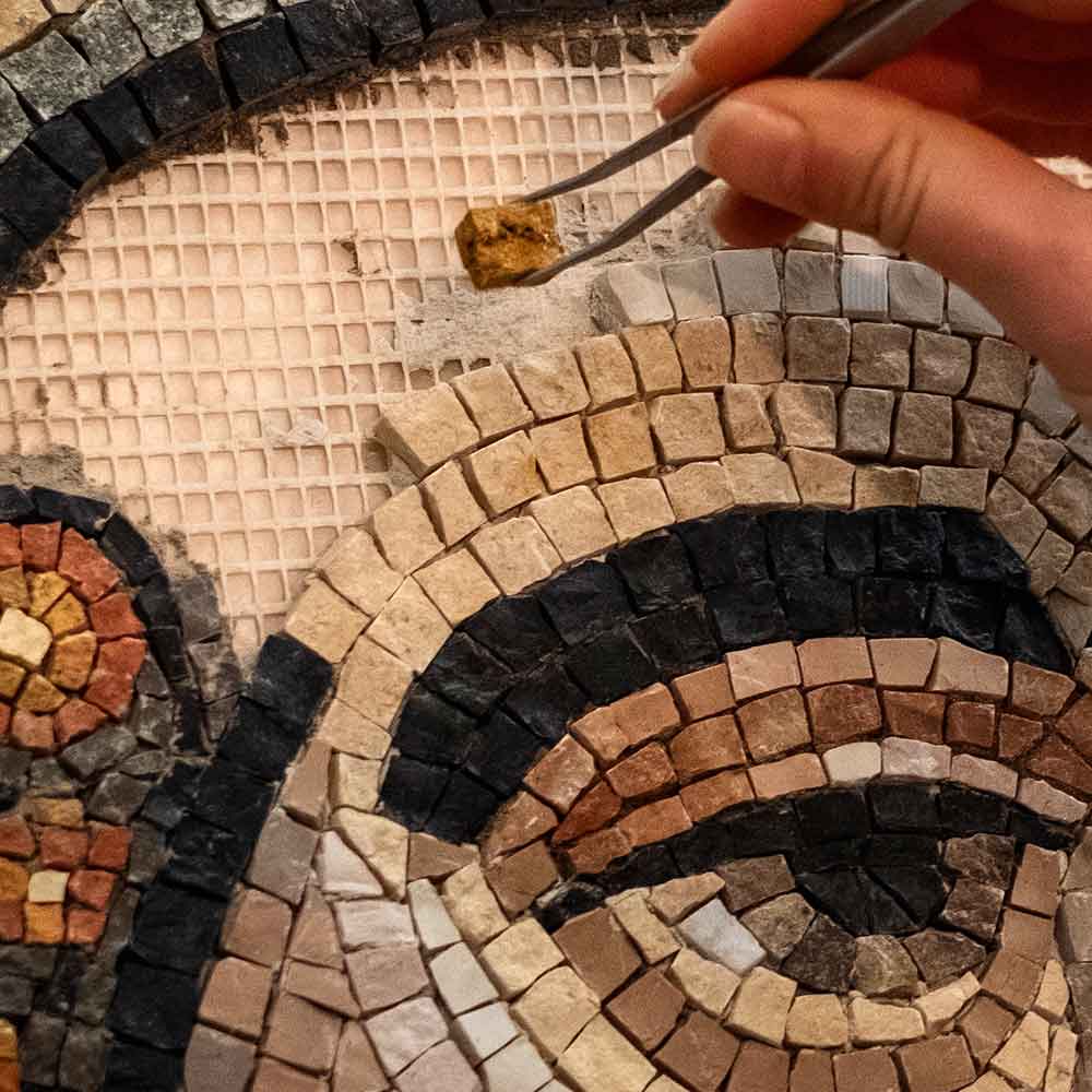 Basic course of Roman mosaic - in Italy
